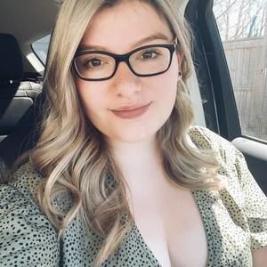 Meet your Posher, Abigail